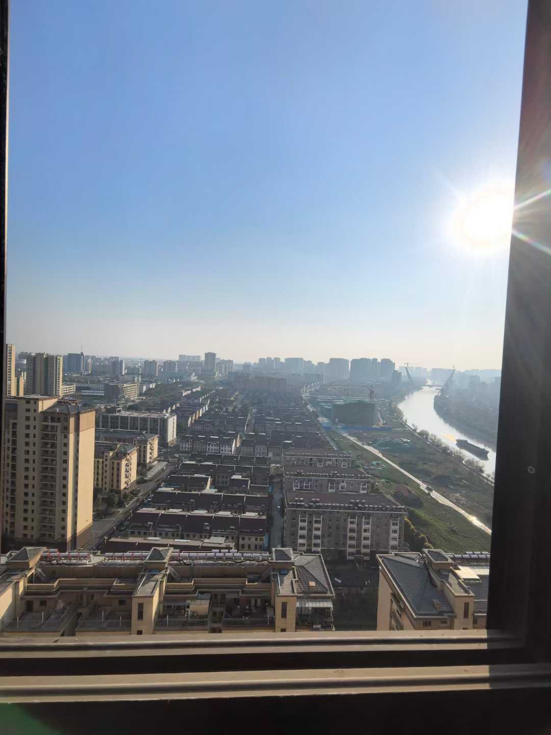 高郵贊化附近，紫金灣電梯空中別墅，東邊戶，贈送樓上一層