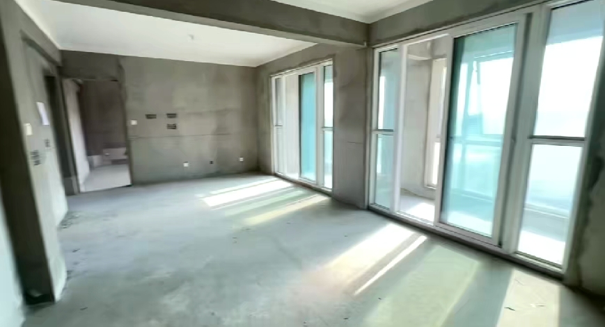 高郵蘇大附近，綠地萬和城電梯洋房5+6層疊加，兩個獨立大露臺