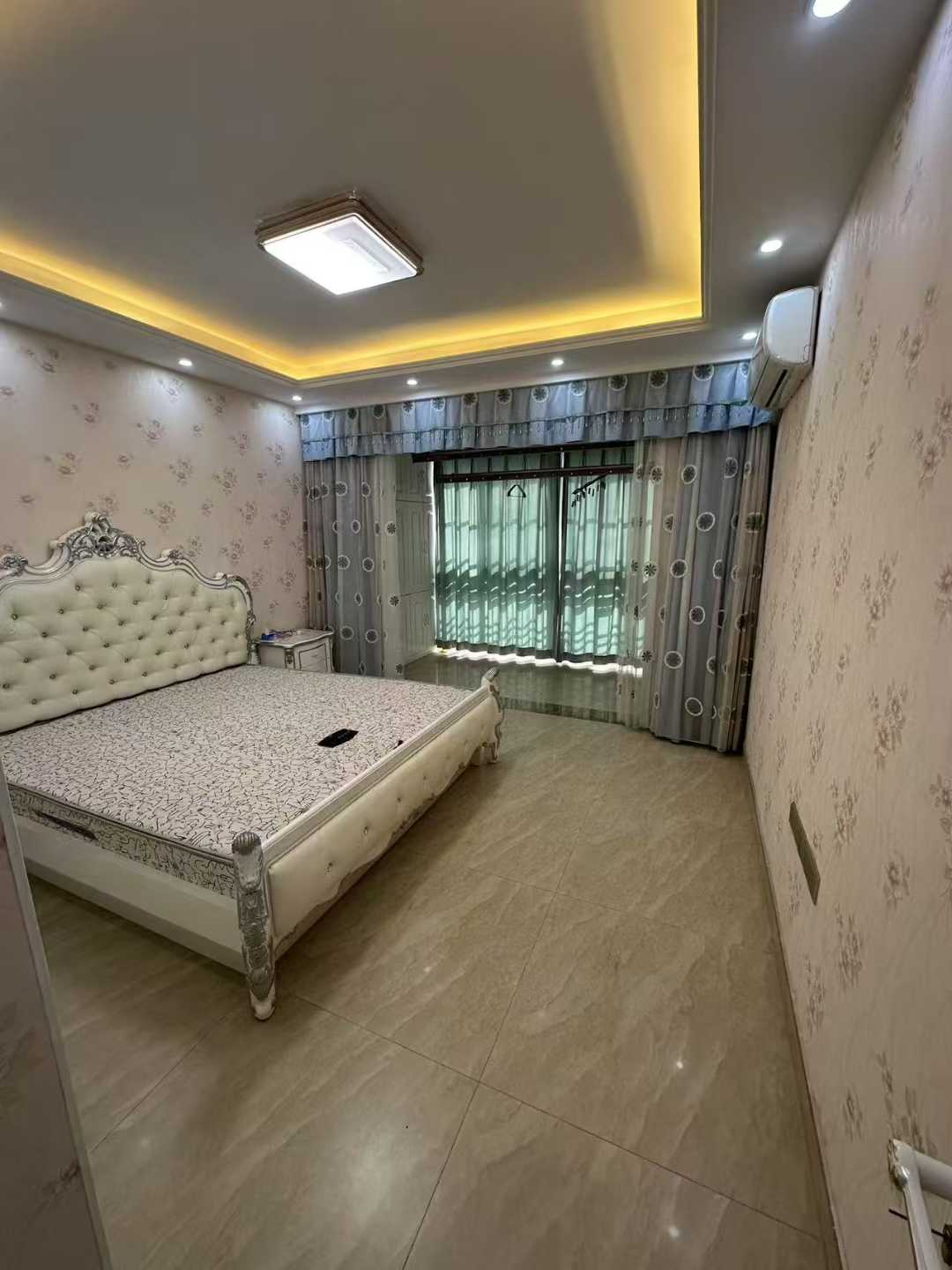 降價(jià)急售 高郵蘇大附近，秦郵嘉園電梯洋房邊戶，三室婚裝少住