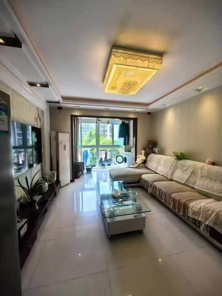 高郵吾悅廣場附近，歐洲城二期電梯家裝三房，南北通透