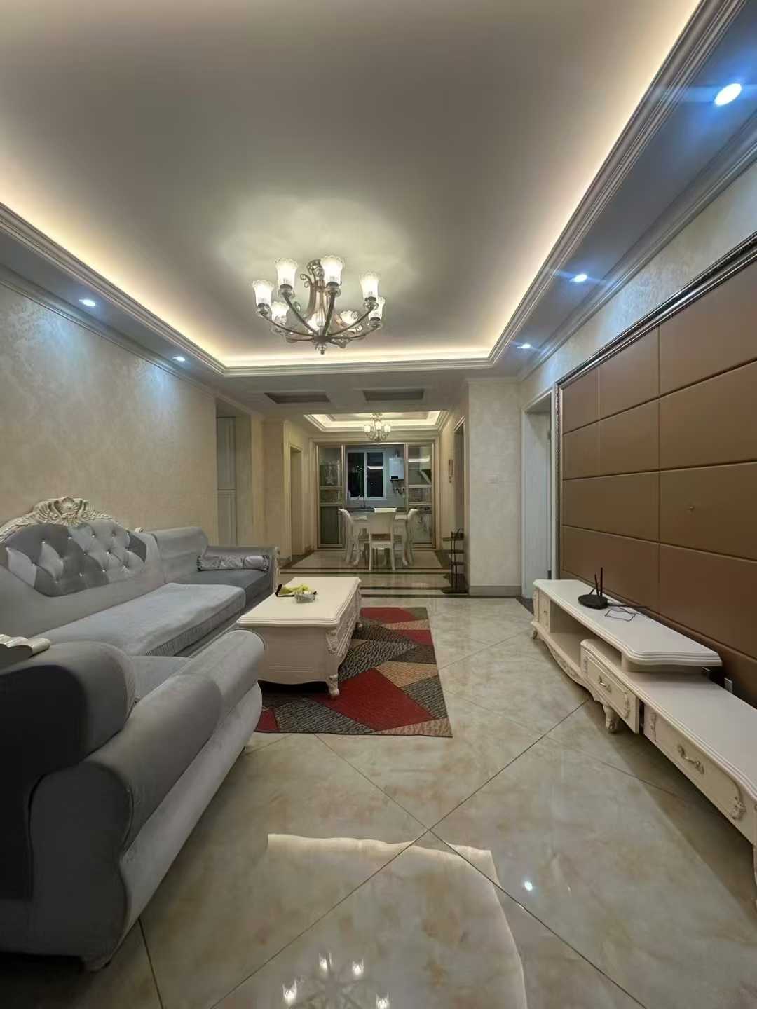 撿漏！高郵世貿附近，怡嘉天下C區(qū)電梯精裝三房，拎包入住