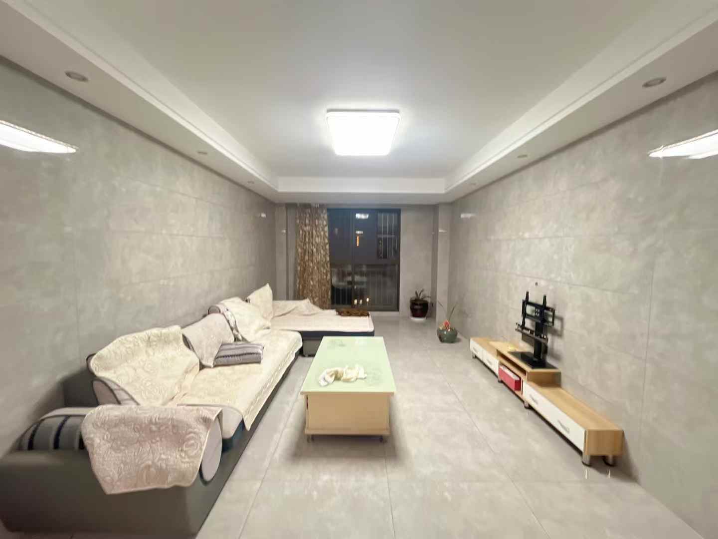 出租：高郵二中附近，東城首府，精裝3房，拎包入住