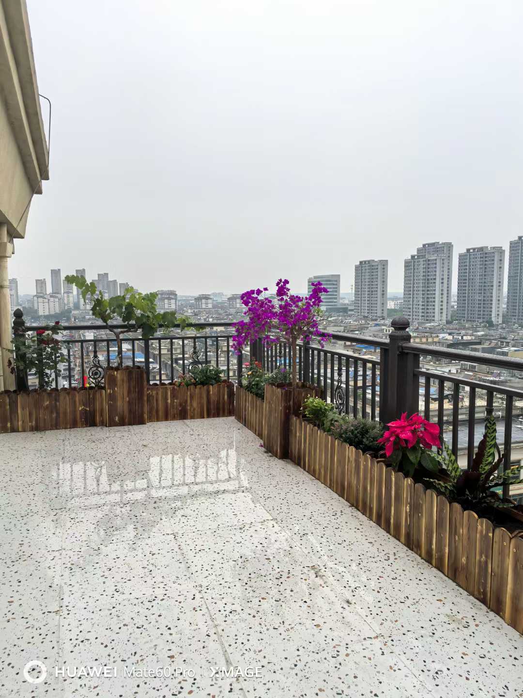 高郵蘇大附近，天潤園電梯洋房復式 新裝四房雙衛(wèi)，送大露臺